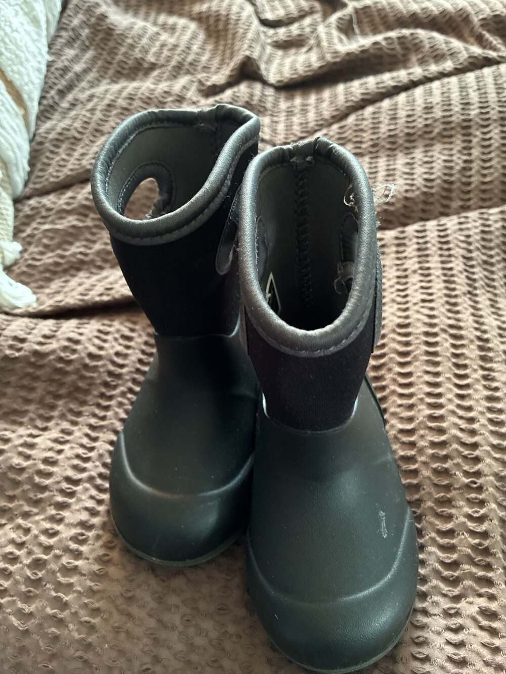 Bogs Baby Classic Solid Waterproof Boots Black Infants Size 6